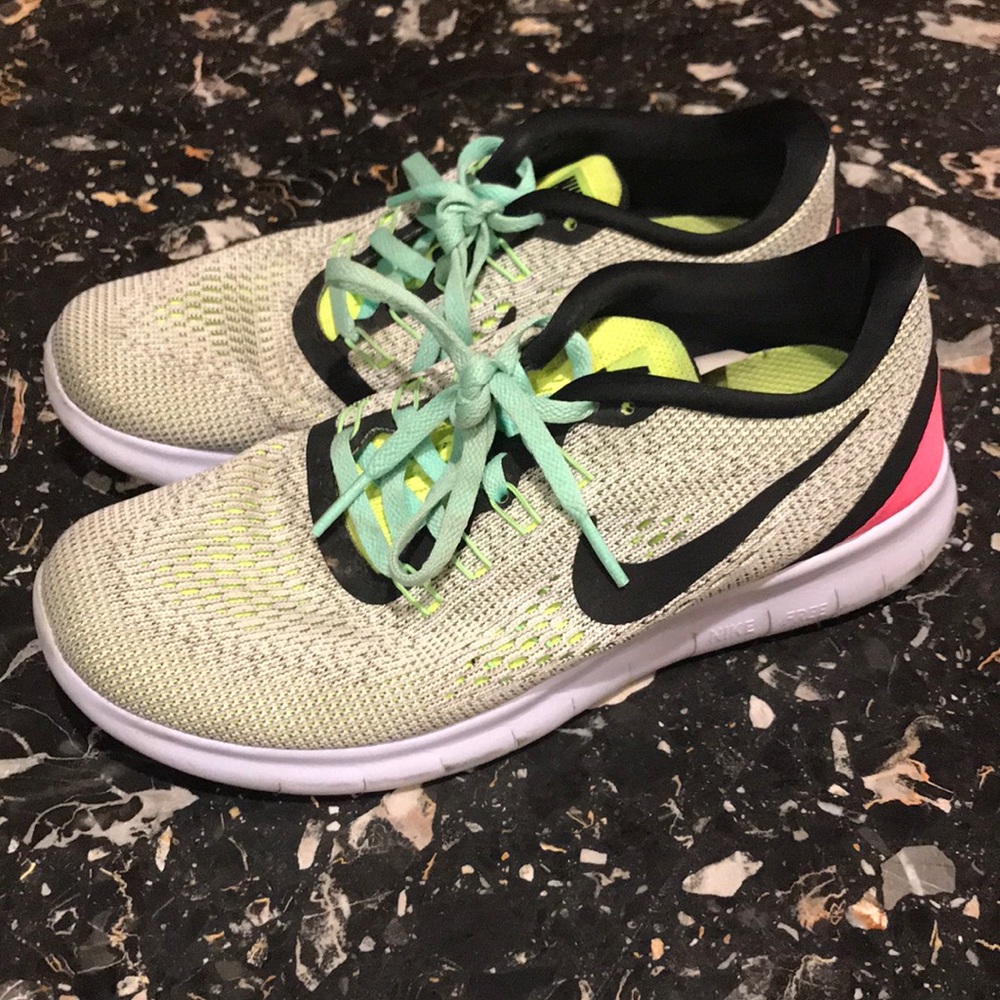 NIKE FREE RN
